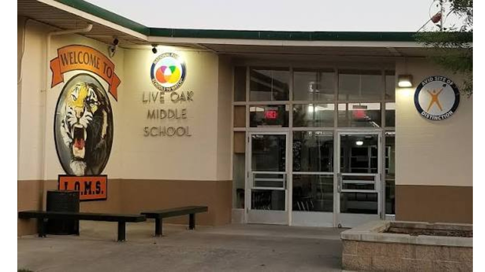 Live Oak Middle School Photo