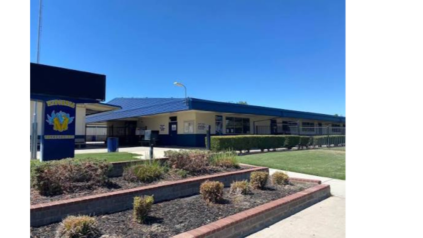 Mitchell Senior Elementary School Photo