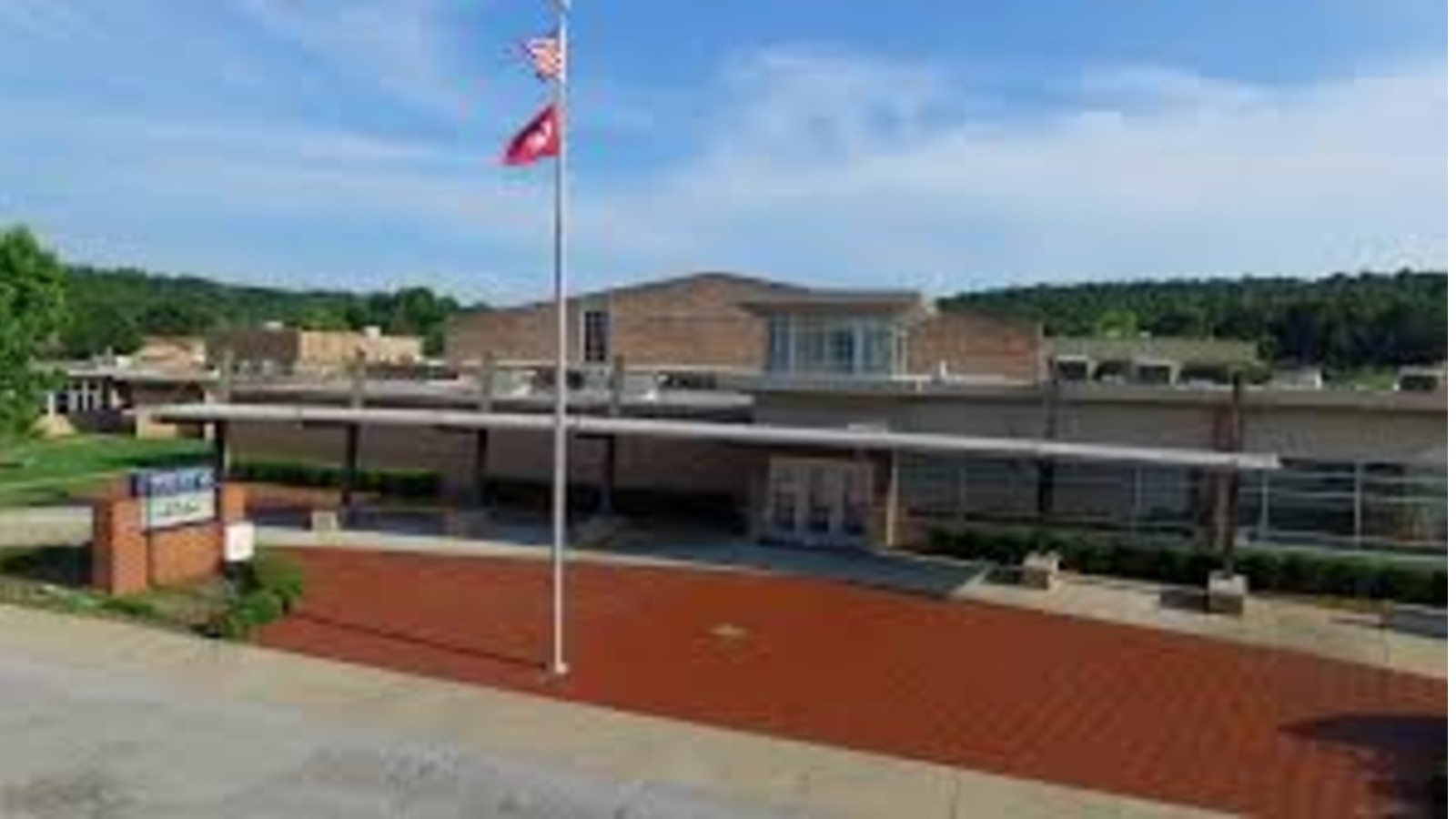 Woodland Junior High School Photo