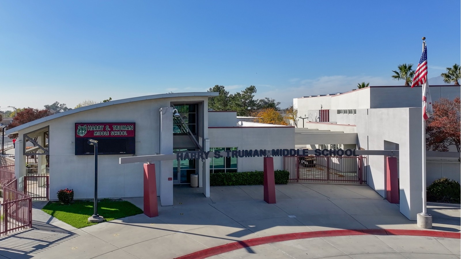 Harry S. Truman Middle School Photo