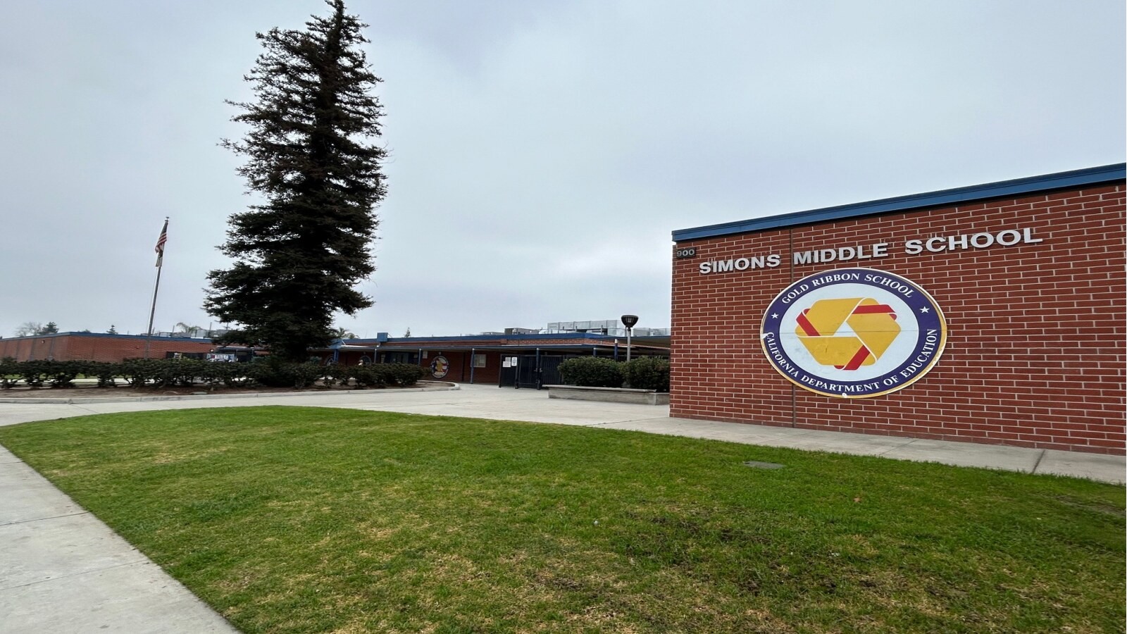 Simons Middle School Photo